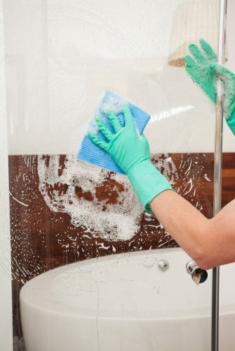 How To Remove Hard Water Stains Image